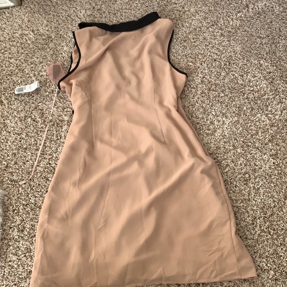 Mod style wrap tan dress - Picture 8 of 8